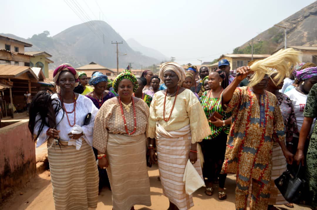 PHOTOS: HON AKINYELE BURIES MOTHER IN-LAW