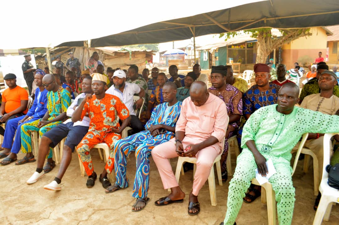 PHOTOS: HON. AKINGBASO EMPOWERS IFEDORE CONSTITUENTS