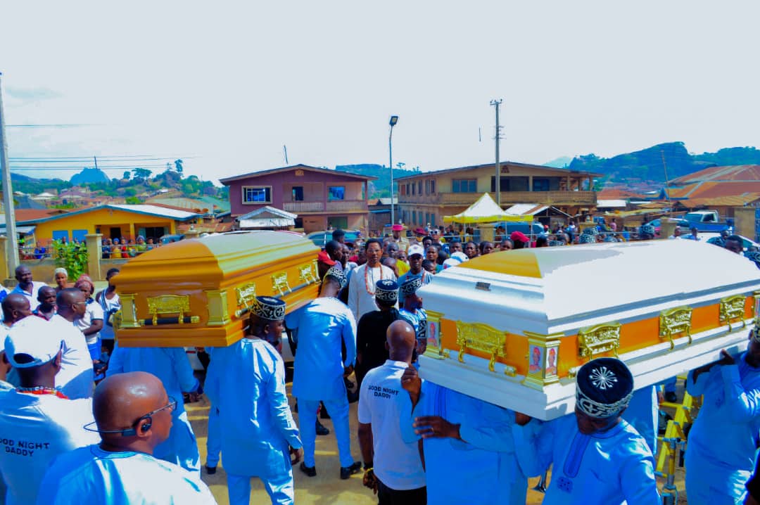 Photo: Mr Olawole V Makinde buries father and mother in a unique way