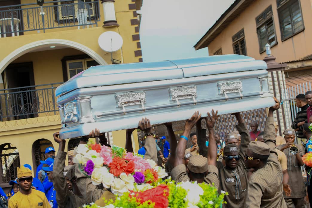 Photo News: Akinfeleye buries mum in Idanre