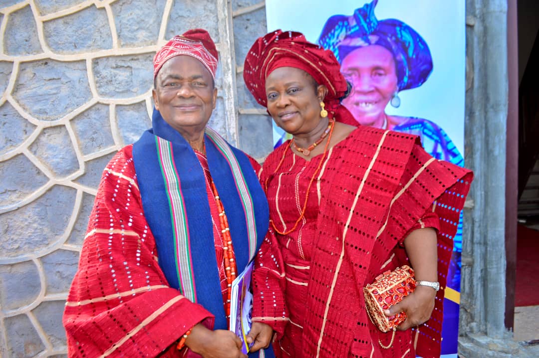 Photo News: Akinfeleye buries mum in Idanre