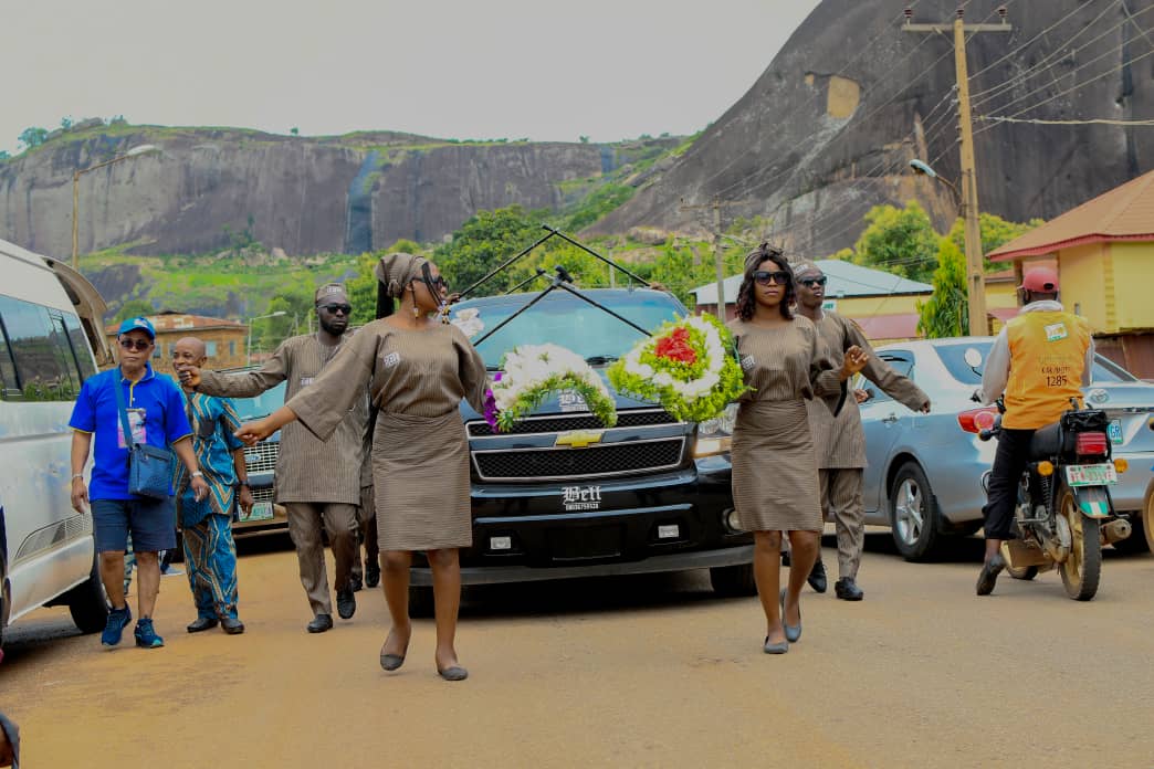 Photo News: Akinfeleye buries mum in Idanre