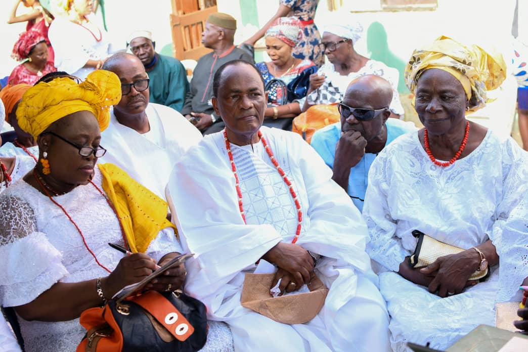 Photo News: Akinfeleye buries mum in Idanre