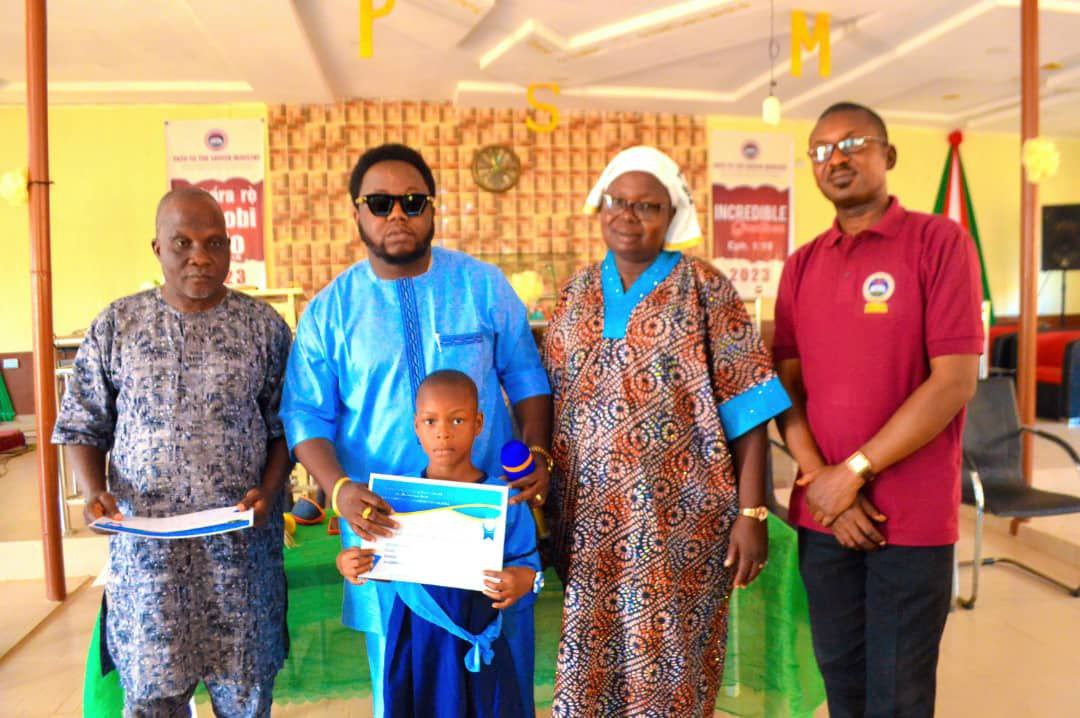 PHOTO NEWS: ENIOLA HOMEPLACE FOUNDATION OFFERS SCHOLARSHIPS TO SCHOOL PUPILS