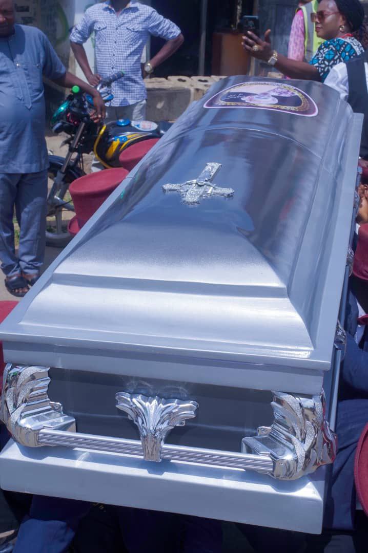 PHOTO NEWS: MADAM BERNICE EYEOLA AKINMOLADUN FINALLY LAID TO REST