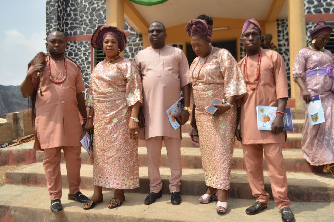 Photo News: OMOYOKUN OLOWOKANDE BURIES LATE MUM 72 HOURS AFTER DEMISE ……as cleric, children extols her virtues