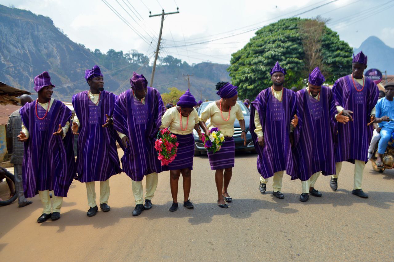 Photo News: OMOYOKUN OLOWOKANDE BURIES LATE MUM 72 HOURS AFTER DEMISE ……as cleric, children extols her virtues