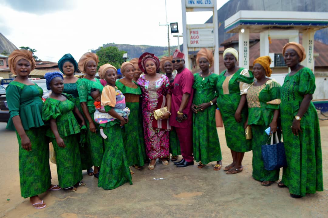 PHOTO NEWS: CHIEF JOHNSON OGUNDOJU BURIED IN IDANRE, AS CHILDREN, FAMILIES MOURN