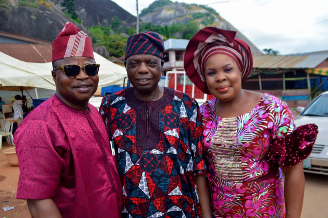 PHOTO NEWS: CHIEF JOHNSON OGUNDOJU BURIED IN IDANRE, AS CHILDREN, FAMILIES MOURN