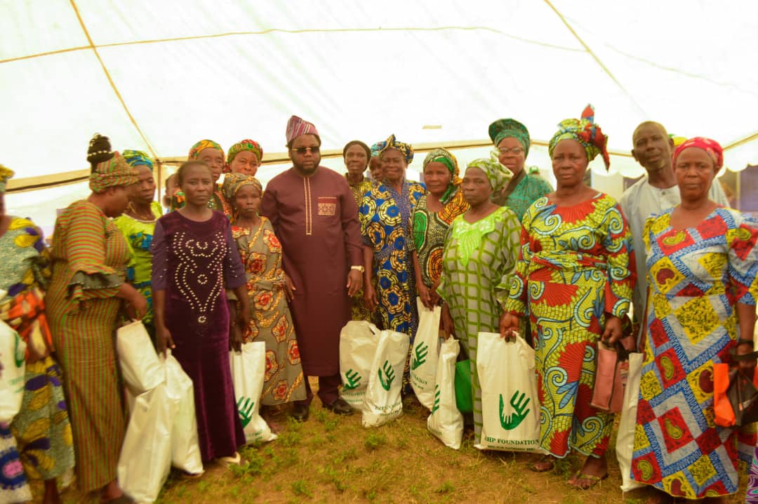 ENIOLA HOMEPLACE FOUNDATION FEEDS WIDOWS, GIVES SCHOLARSHIP TO SCHOOL PUPILS, PLANS FREE TUITION AND HEALTHCARE