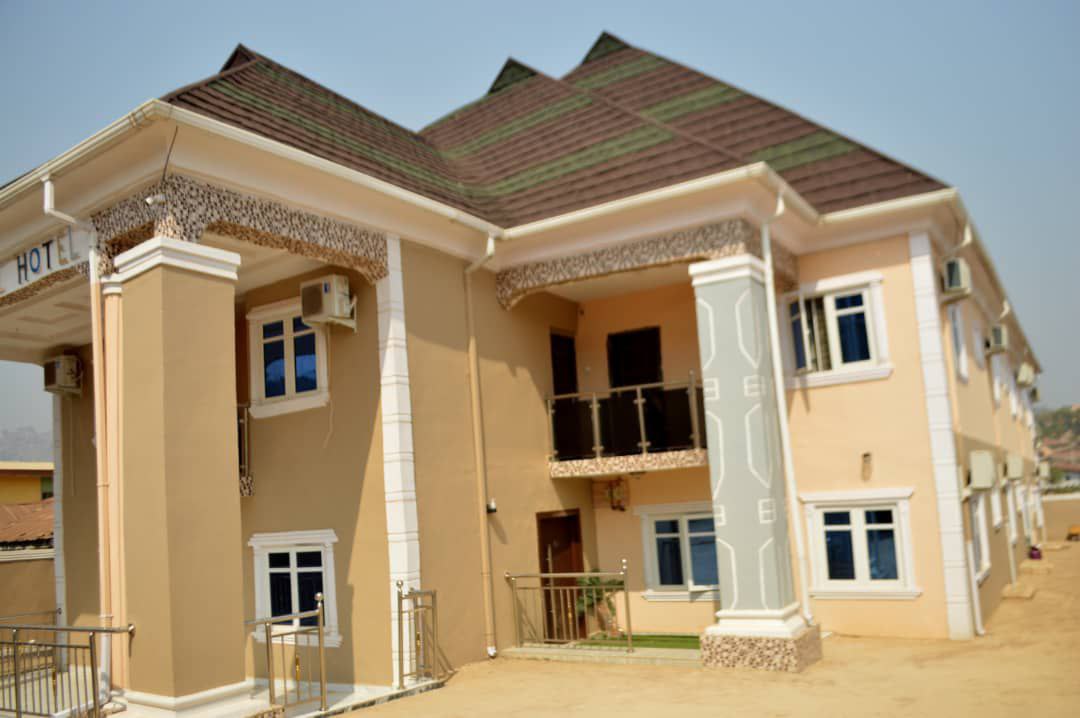 PHOTO NEWS: ARIBIGBOLA FOWOWE ELEVATES HOSPITALITY STANDARDS WITH THE COMPLETION OF 23/24 INTERNATIONAL HOTEL IN IDANRE