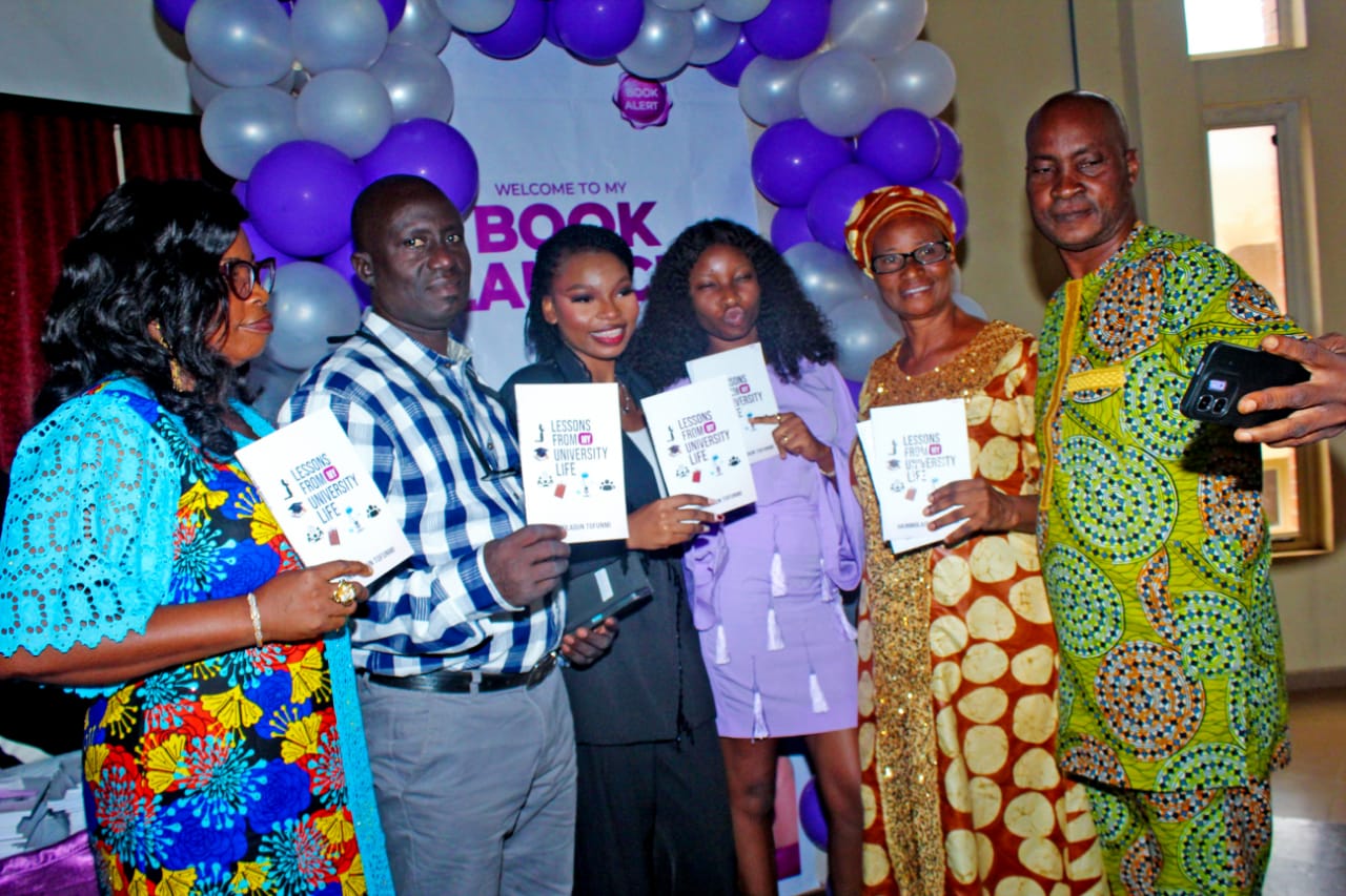 PHOTO NEWS:OLUWATOFUNMI AKINMOLADUN LAUNCHES BOOK, BECOMES FIRST UNDERGRADUATE AUTHOR IN ELIZADE UNIVERSITY HISTORY
