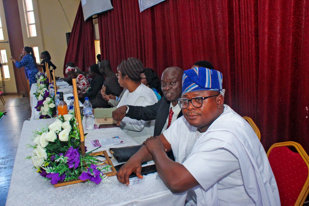 PHOTO NEWS:OLUWATOFUNMI AKINMOLADUN LAUNCHES BOOK, BECOMES FIRST UNDERGRADUATE AUTHOR IN ELIZADE UNIVERSITY HISTORY