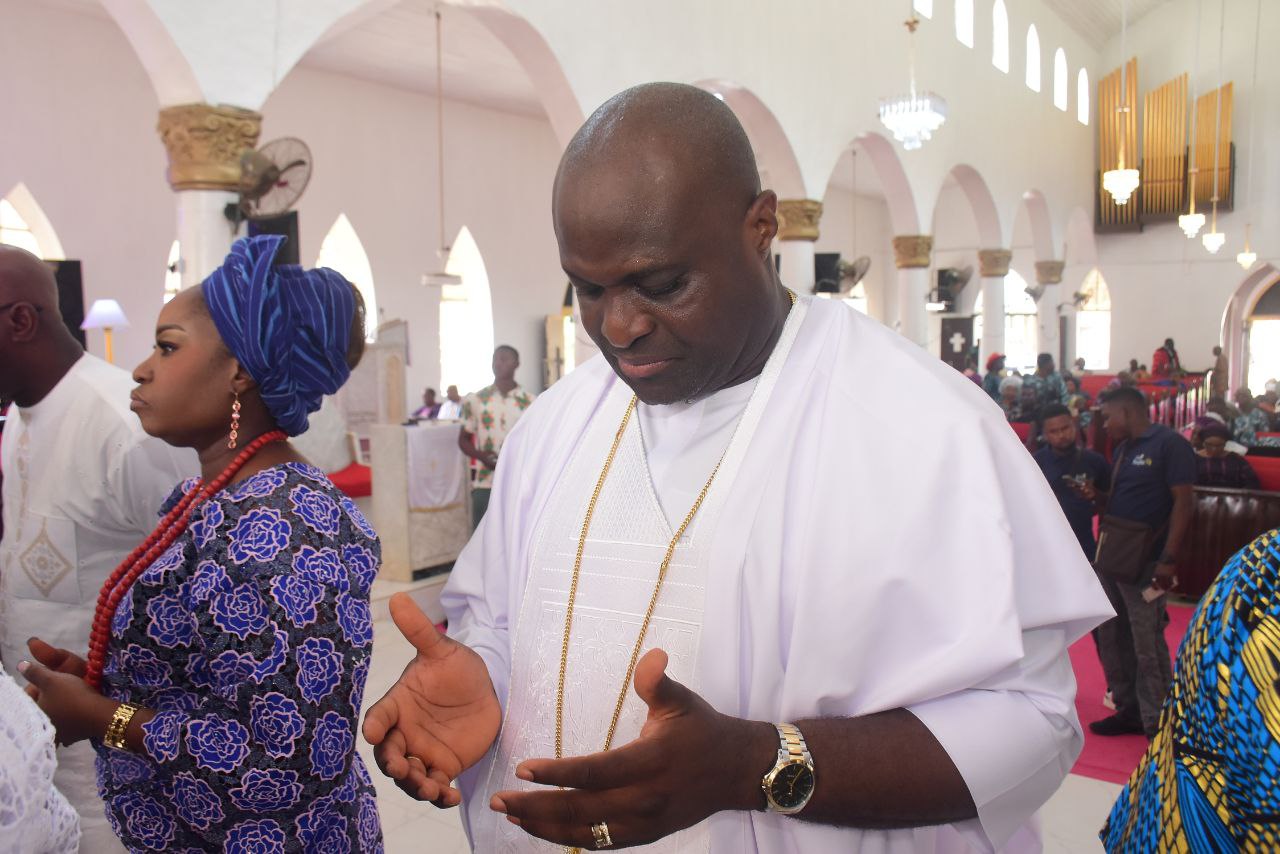 PHOTO NEWS: HON. BANJI AKINKUOWO CELEBRATES 80th BIRTHDAY IN GRAND STYLE